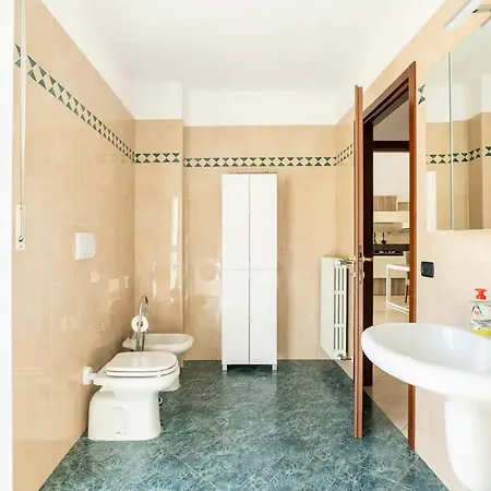 Апартаменты Elegante Bilocale, Zona Centro *