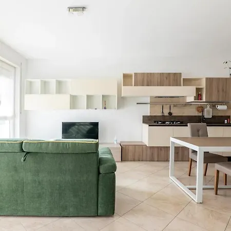 Elegante Bilocale, Zona Centro Апартаменты Лоди